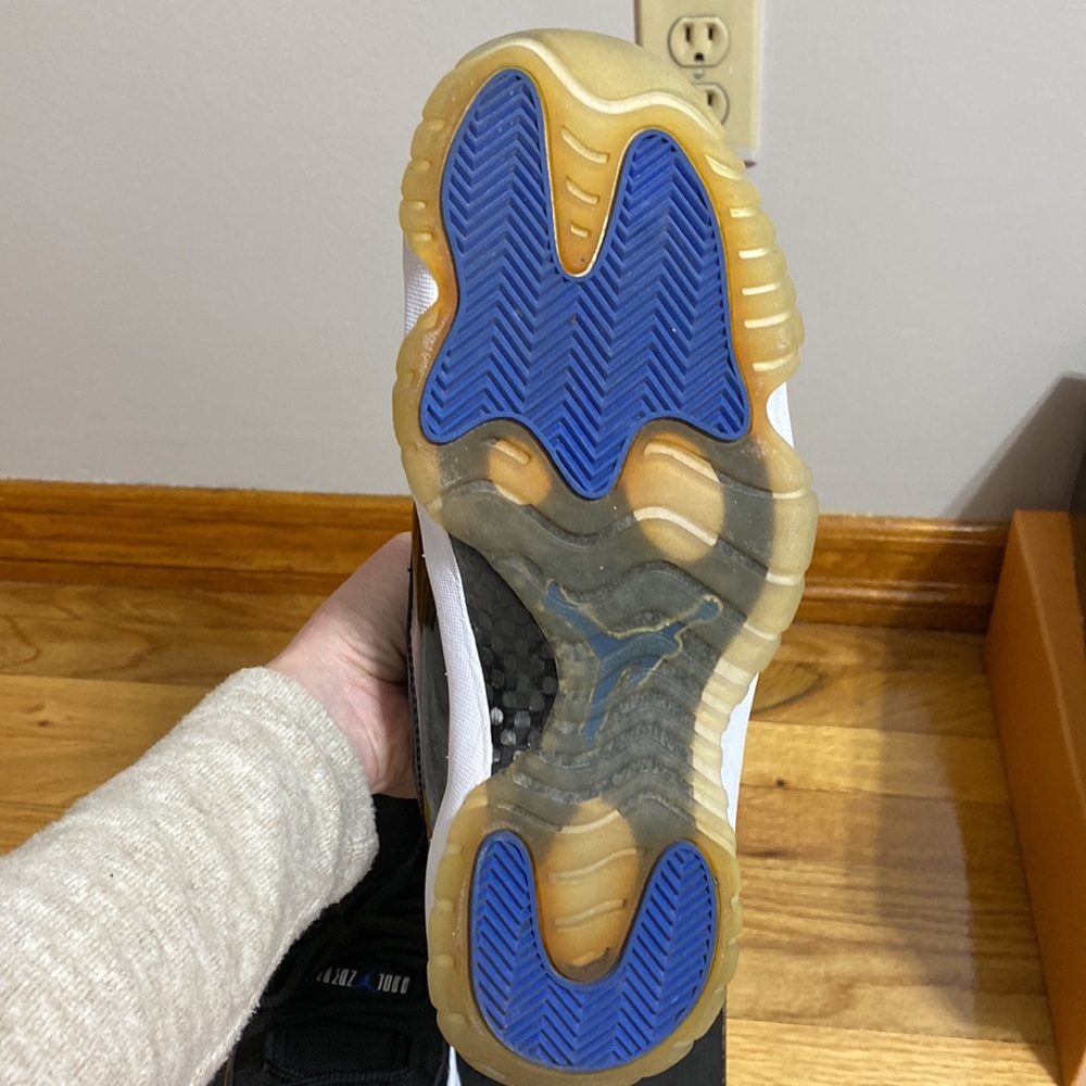 royal blue and black jordan 11